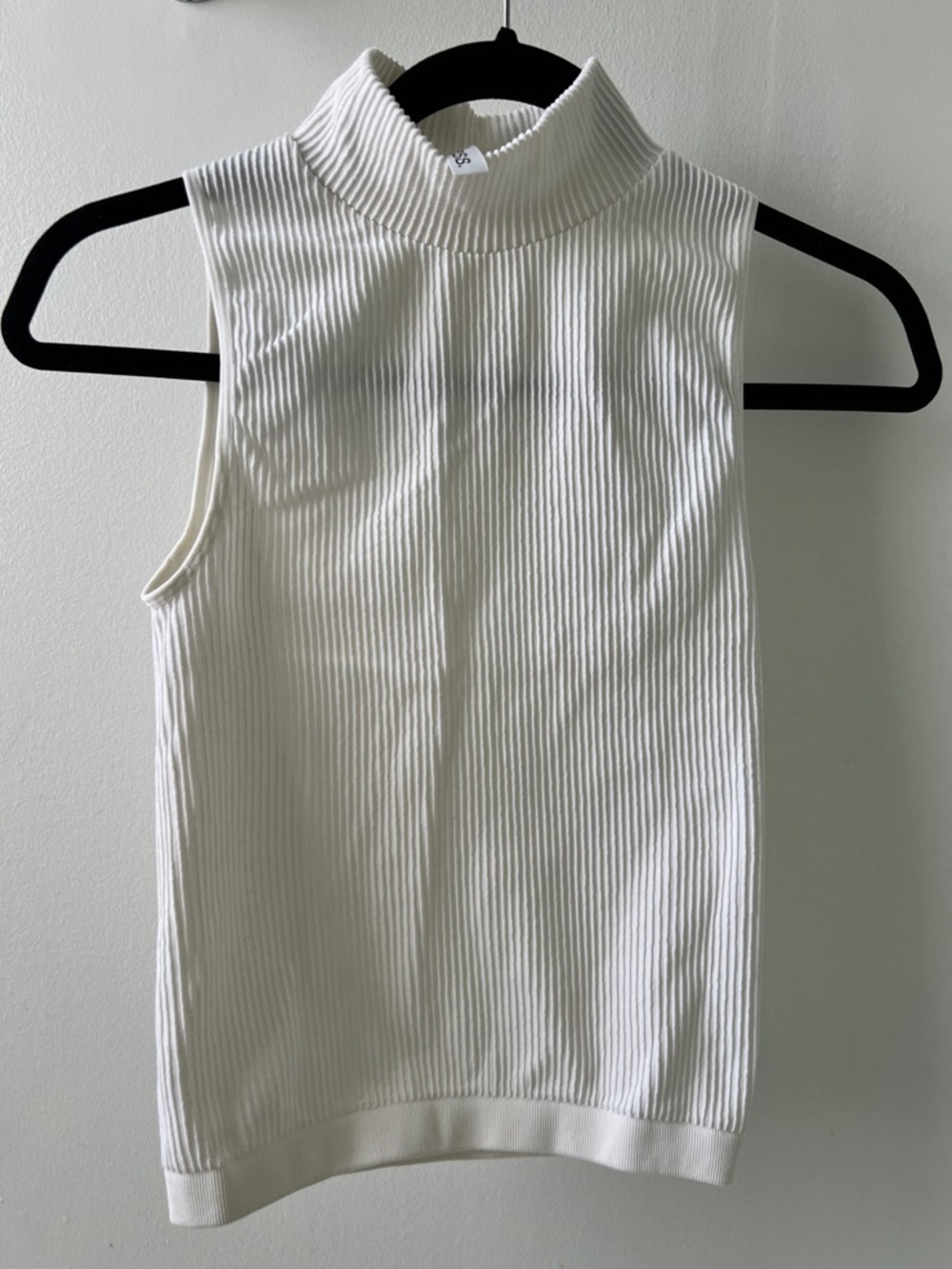 Nameless Ribbed Sleeveless Mock Neck Tank - Ivory/Cream